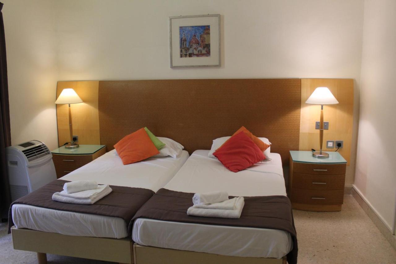 Huli Hotel & Apartments Qawra Eksteriør billede